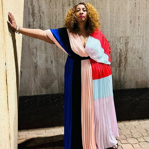 Colorblock Dress - Picture 2 of 3